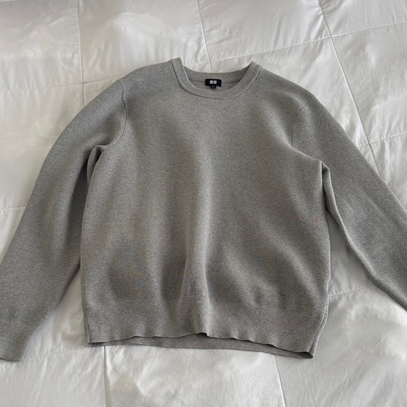 Uniqlo Other - Uniqlo Women's Light Gray Crew Neck Sweater